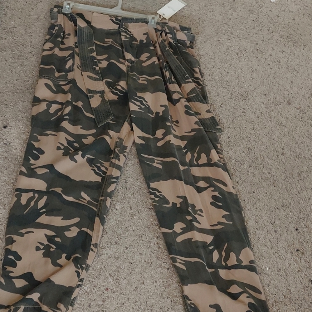 Miss me Los Angeles camo green large